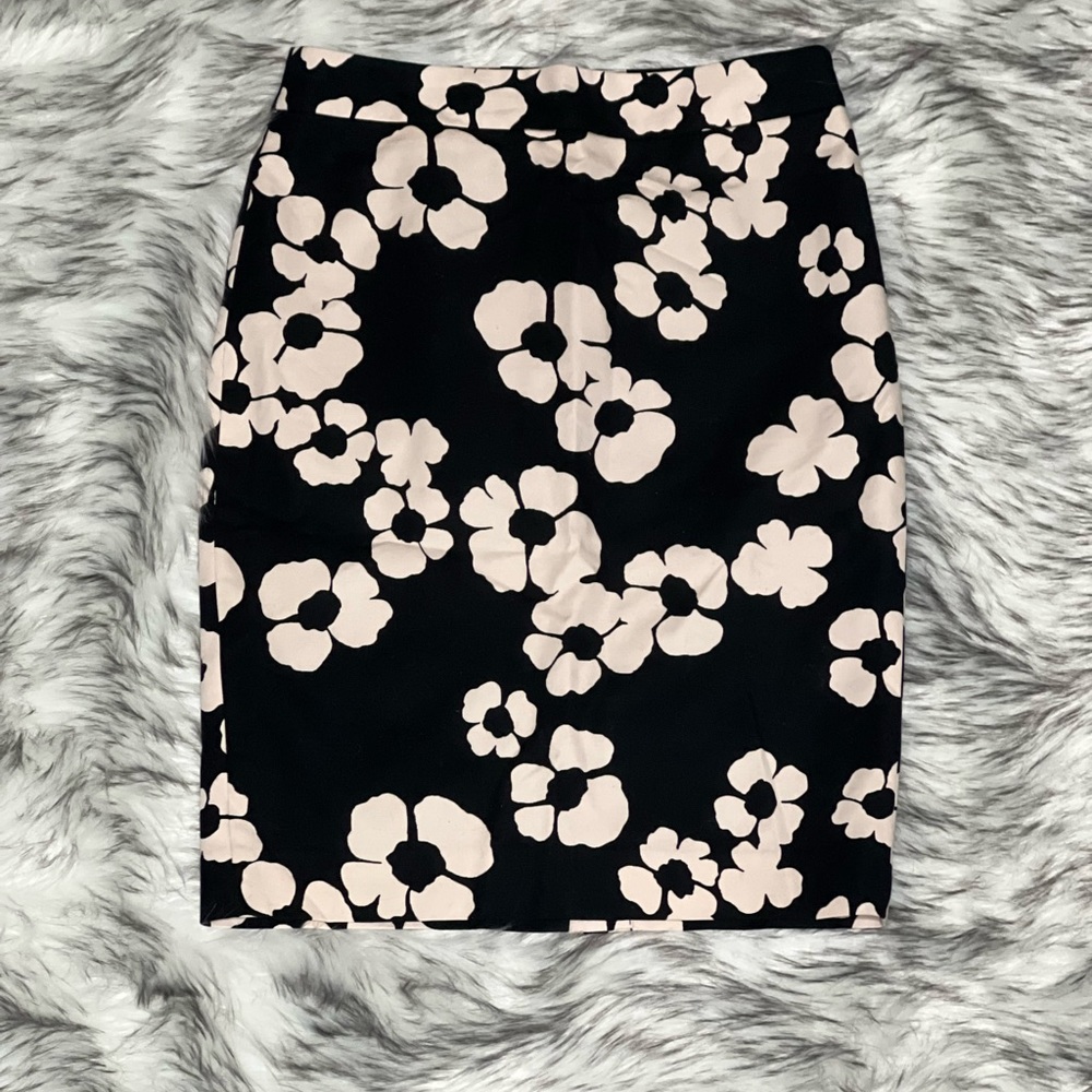 Ann Taylor Loft Black & Cream Floral Pencil Skirt (Sz 0)